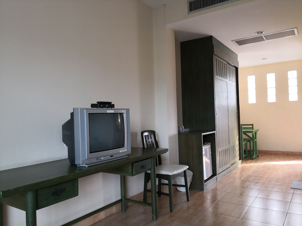 Baan Suksiri Hotel 22/36