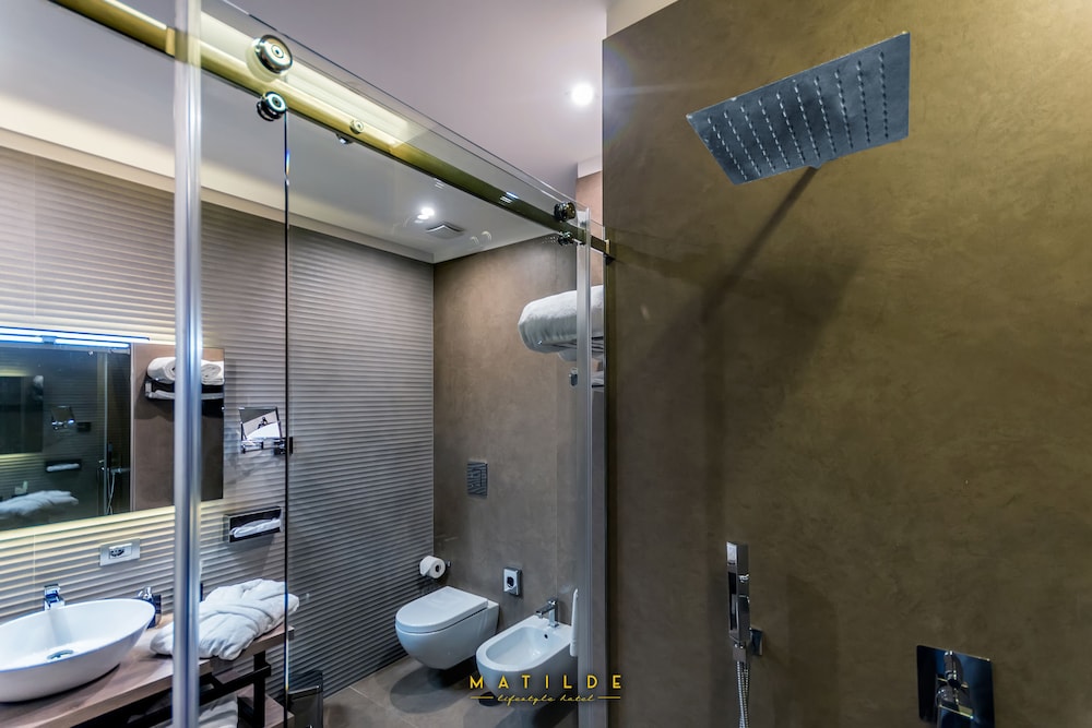 Lifestyle Hotel Matilde Naples 48/50