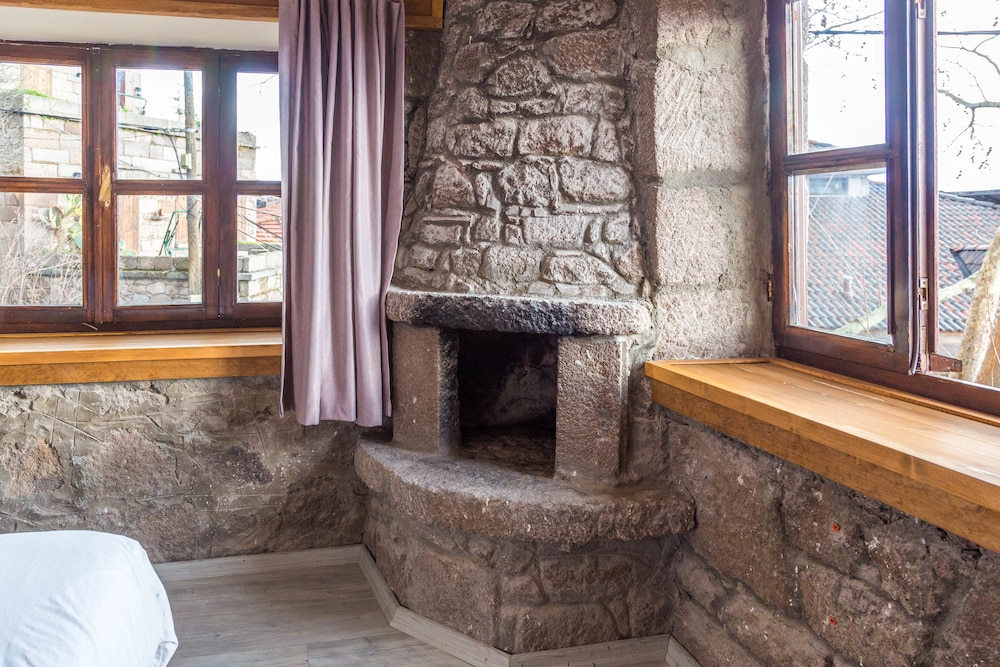 Assos Yildiz Hotel 47/48
