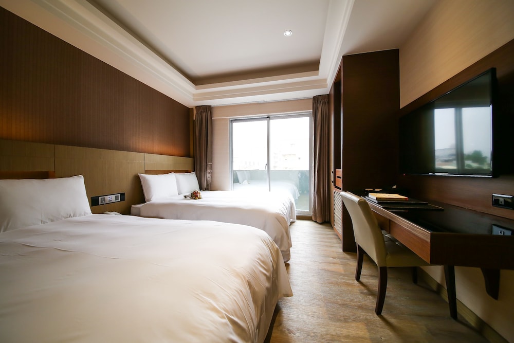 Talmud Tainan Suites 30/65