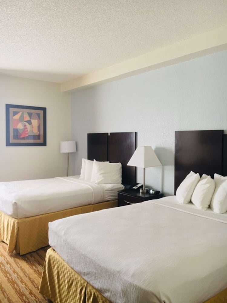 Best Western Plus Universal Inn 12/46