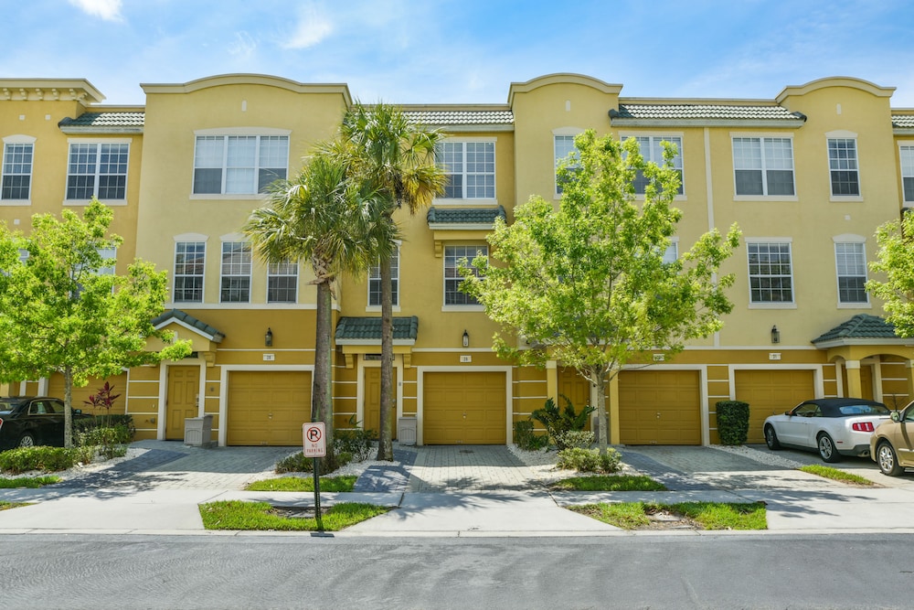 Orlando Resort Rentals near Universal 40/50