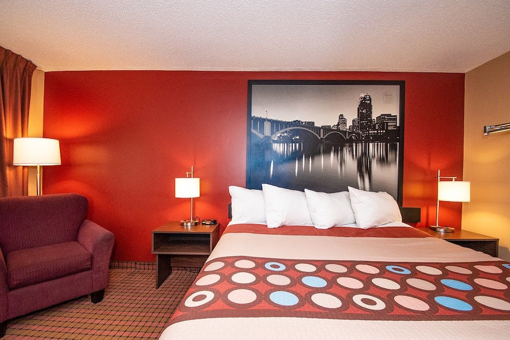 Super 8 by Wyndham Brooklyn Center/MPLS 11/25