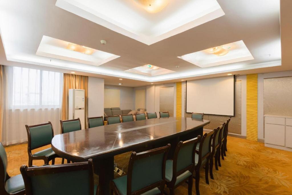 Vienna Hotel (Yangzhou Wenchang Pavilion) 33/40