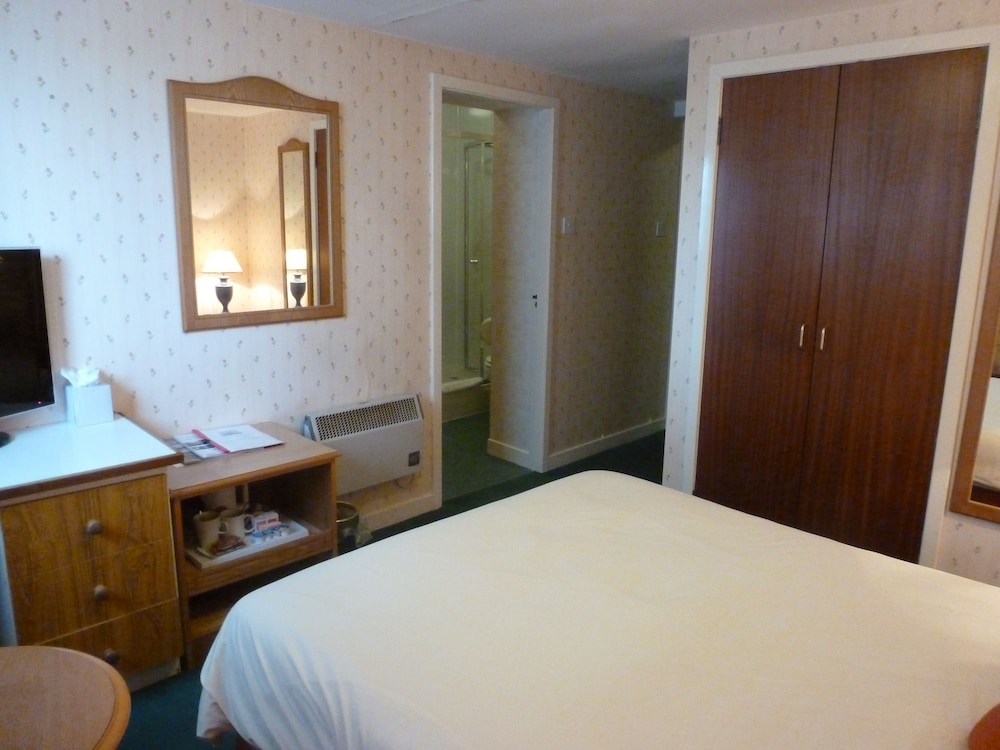 CASTLETOWN HOTEL 18/40