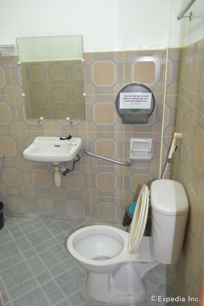 Antonio's Apartelle & Suites 65/66