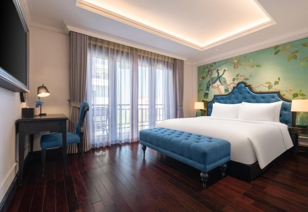 PREMIUM, DOUBLE BED, POOL VIEW, BALCONY