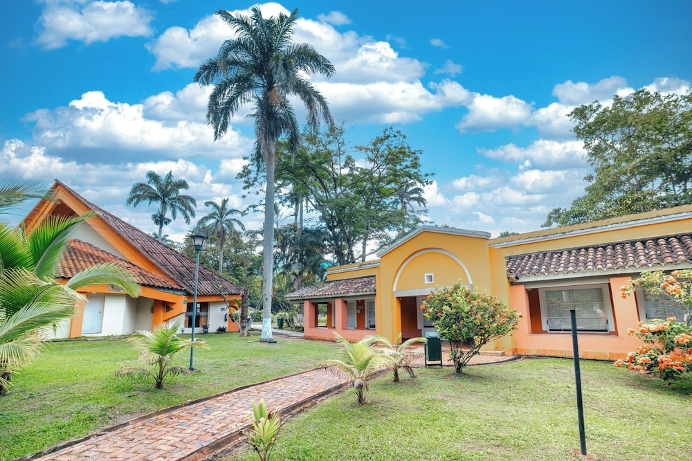 hotel las palmeras 39/50