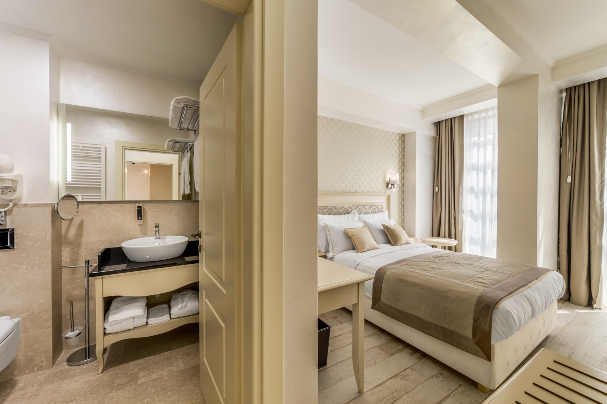 Deluxe, Double Bed, Balcony, Old Town Boutique Hotel 3/4