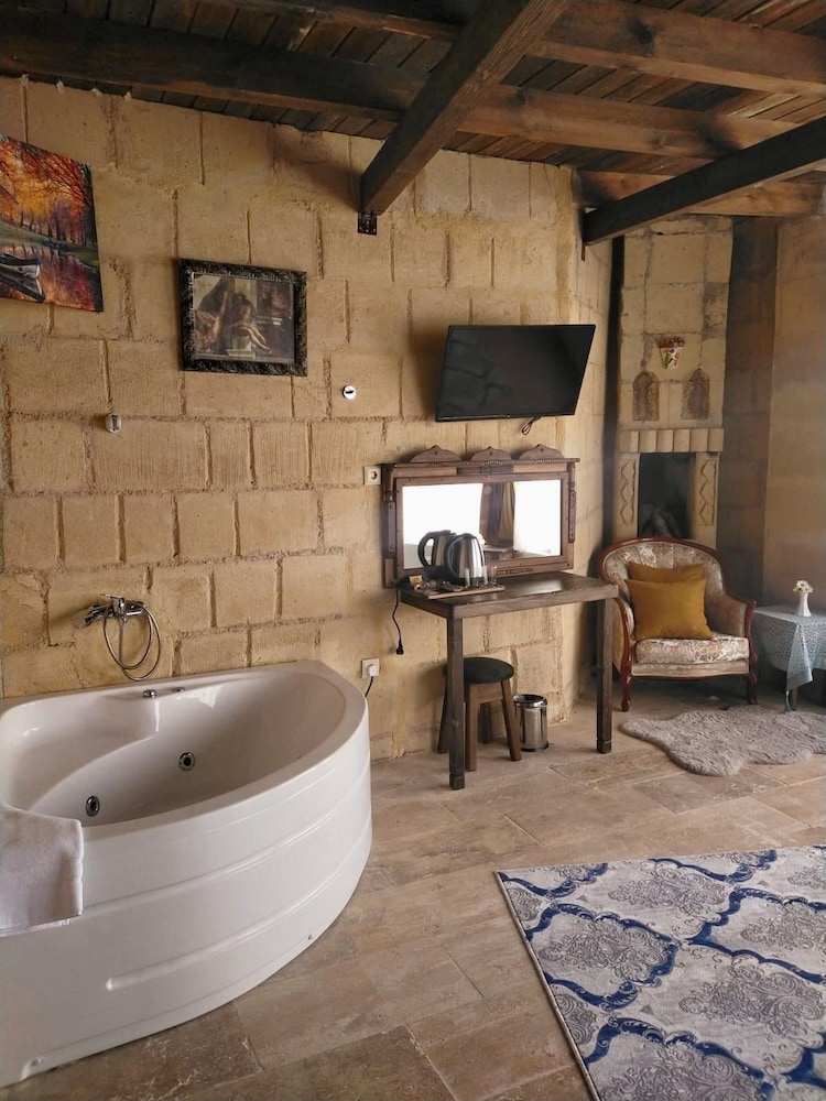 Cappadocia Alaz Cave Otel 50/50