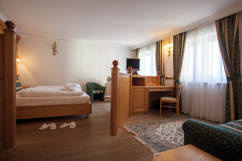 غرفة عائلية رباعية بسريرين منفصلين، Hotel Chalet all Imperatore 2/5