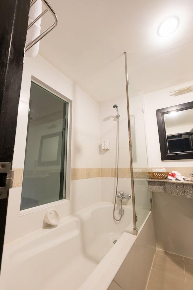 Siam Piman Hotel 69/72