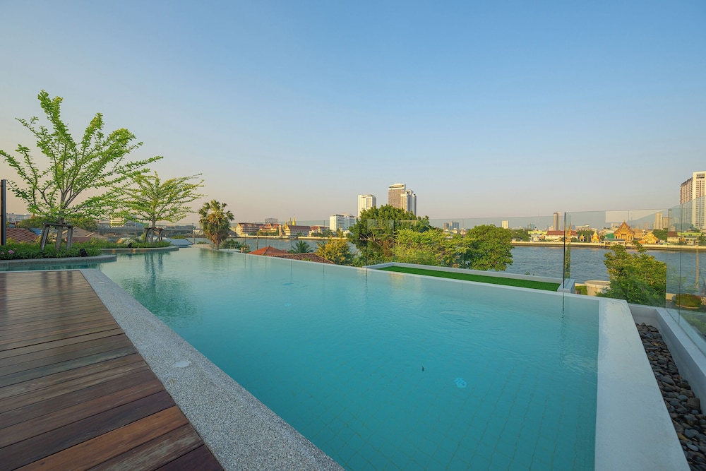 We Hotel Riverfront Bangkok 25/44