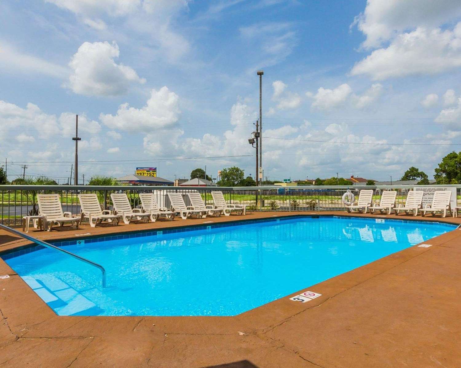 Motel6 Montgomery, AL - Eastern Blvd. 14/18