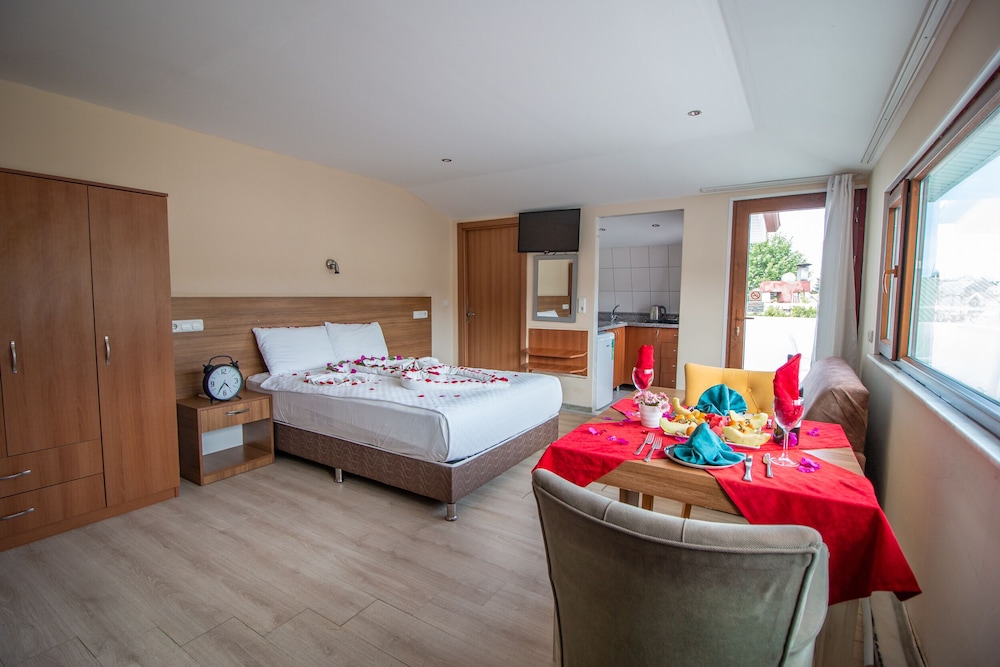 Castello Hotel & Aparts 17/50
