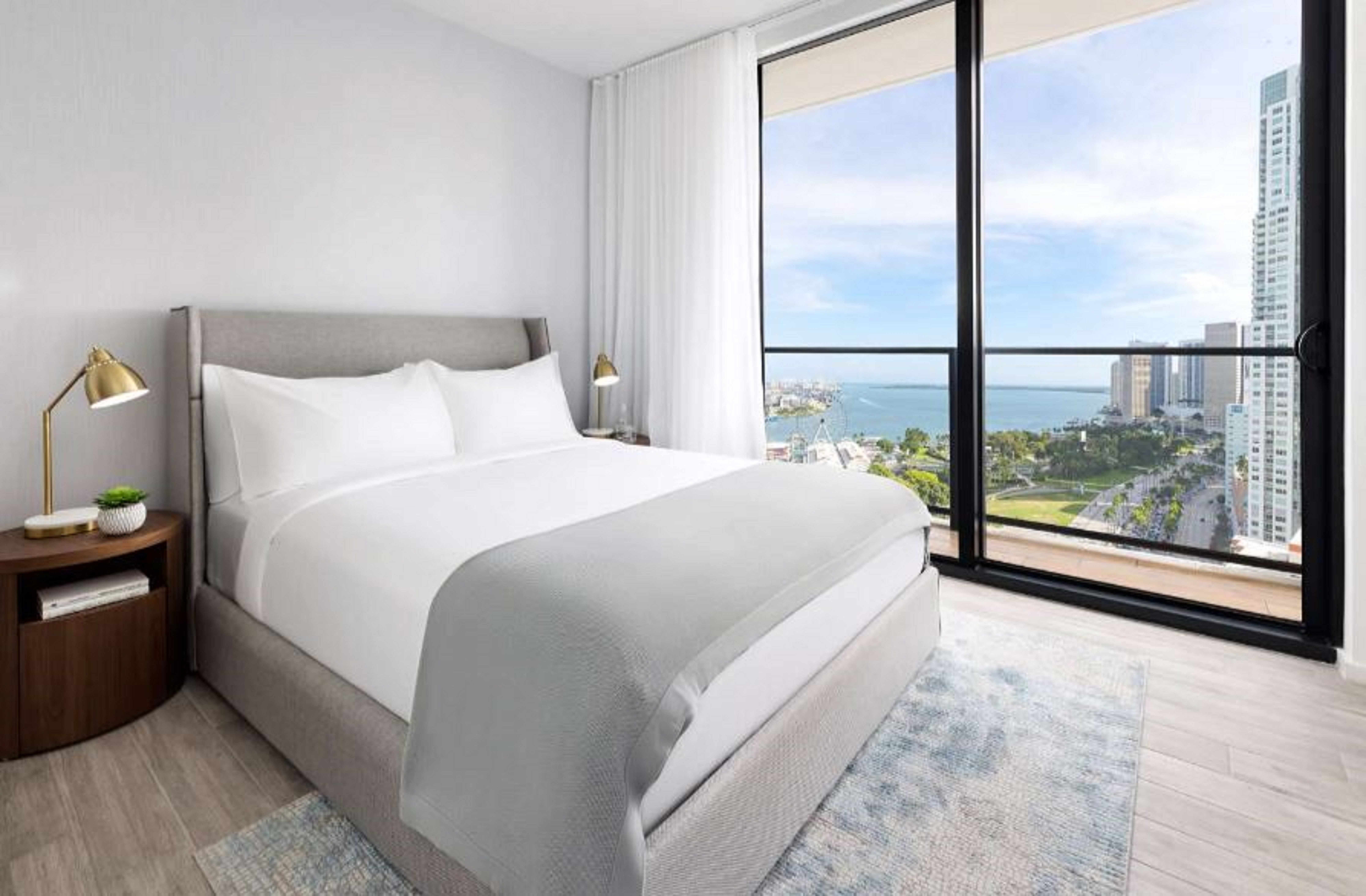 2 Bedrooms, Suite, King and Queen Bed, Bay View, Accessible