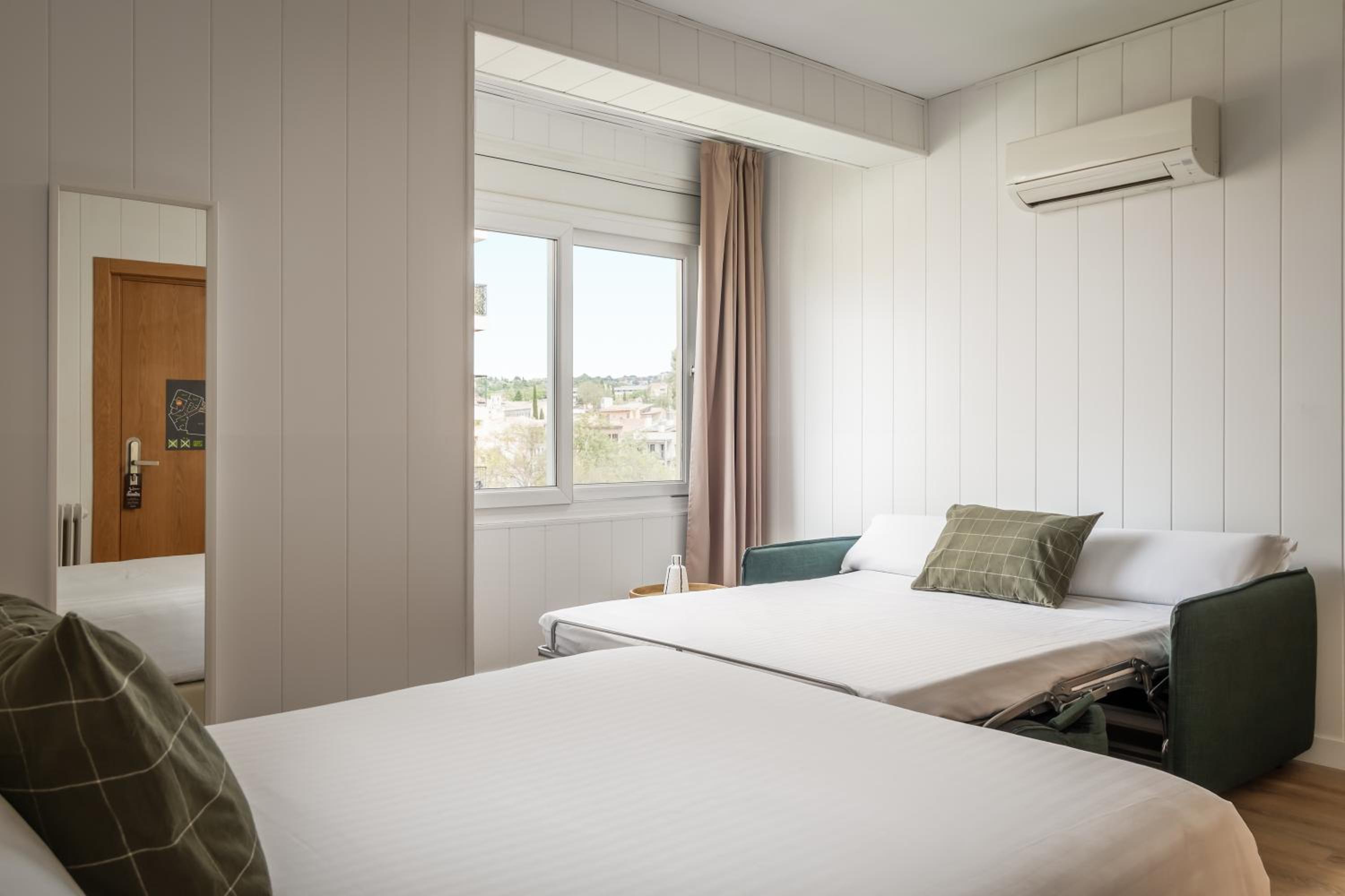 غرفة عائلية، Hotel Margarit 6/10