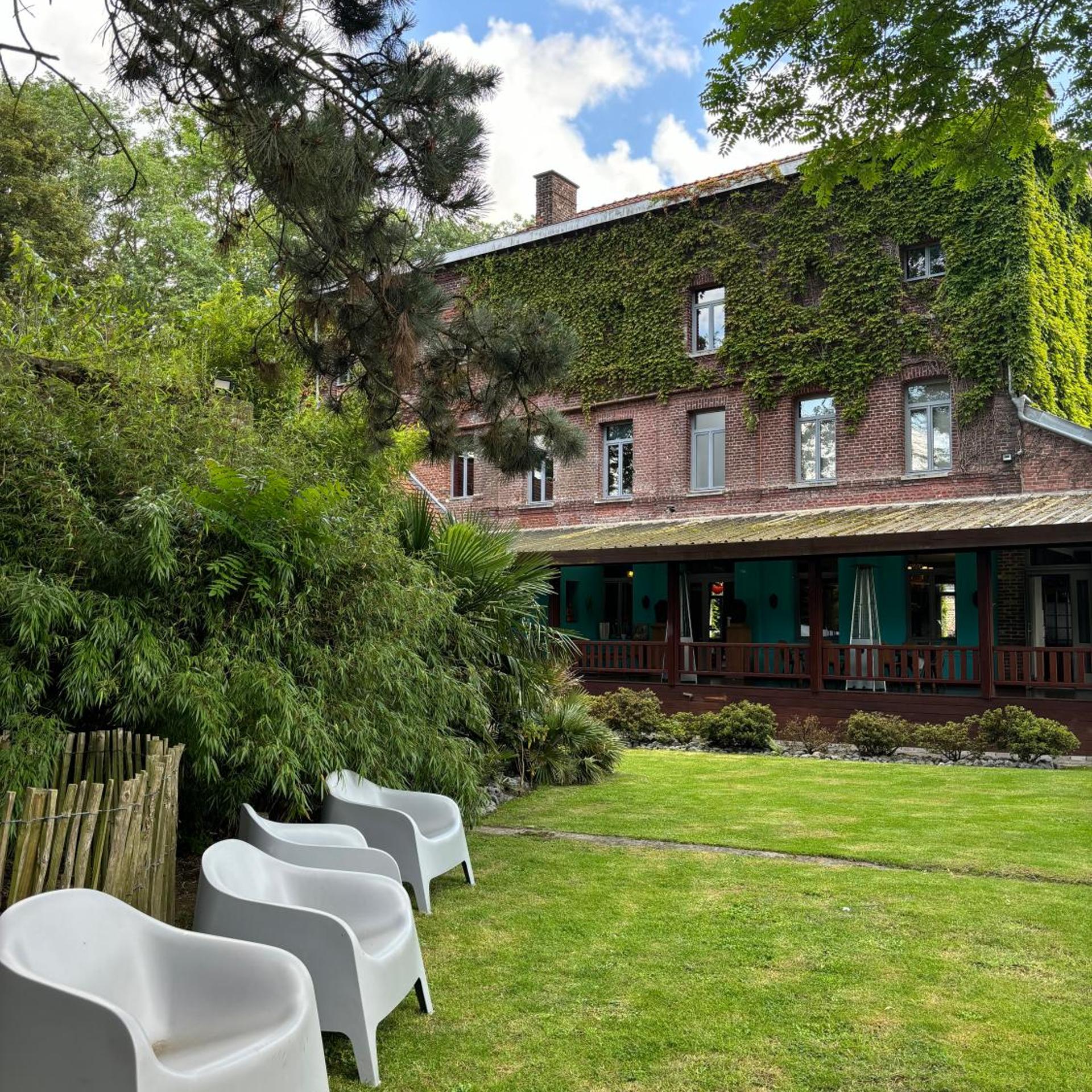 HOTEL LE MOULIN D'ARTRES 41/49