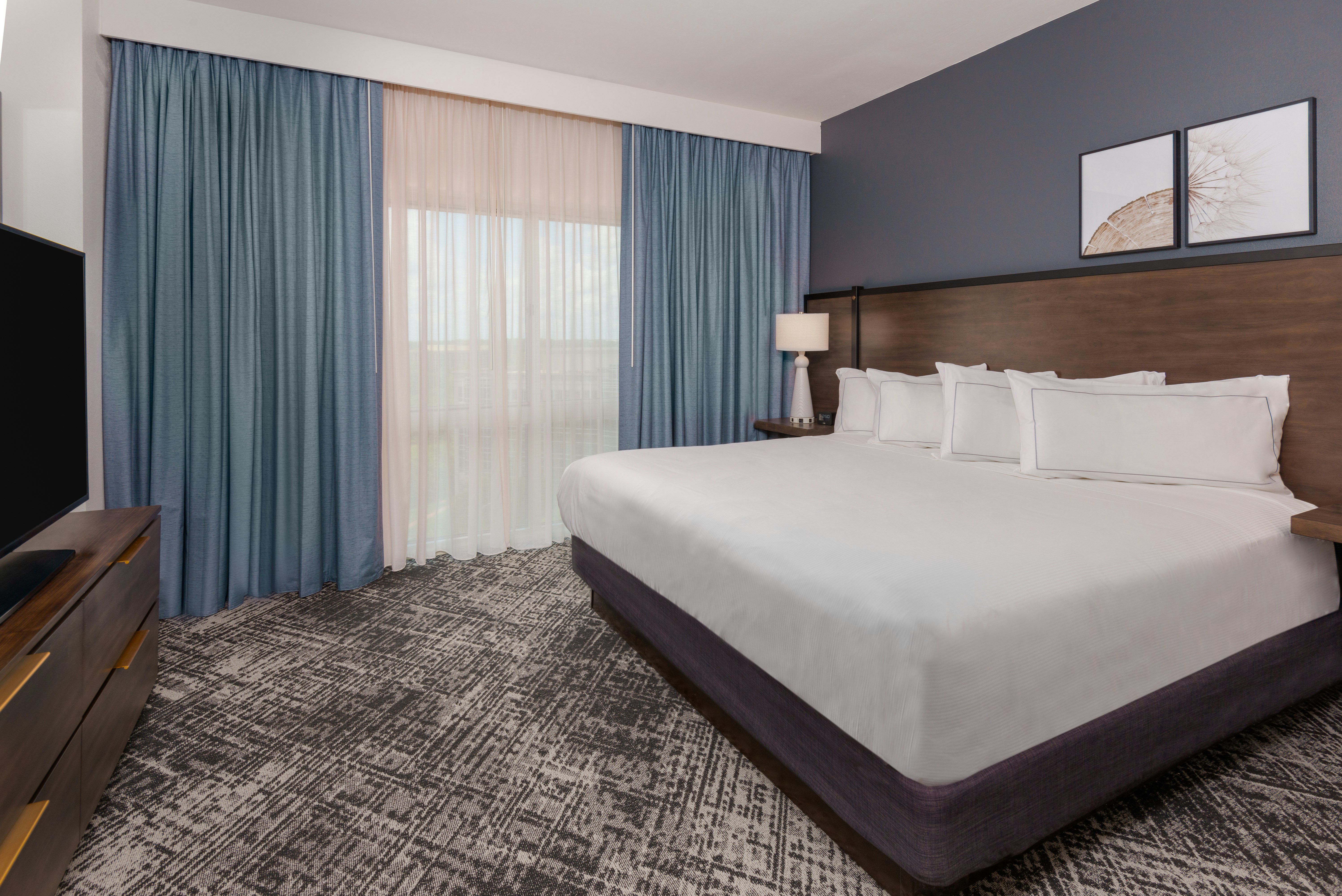 2 ROOMS, SUITE, KING BED
