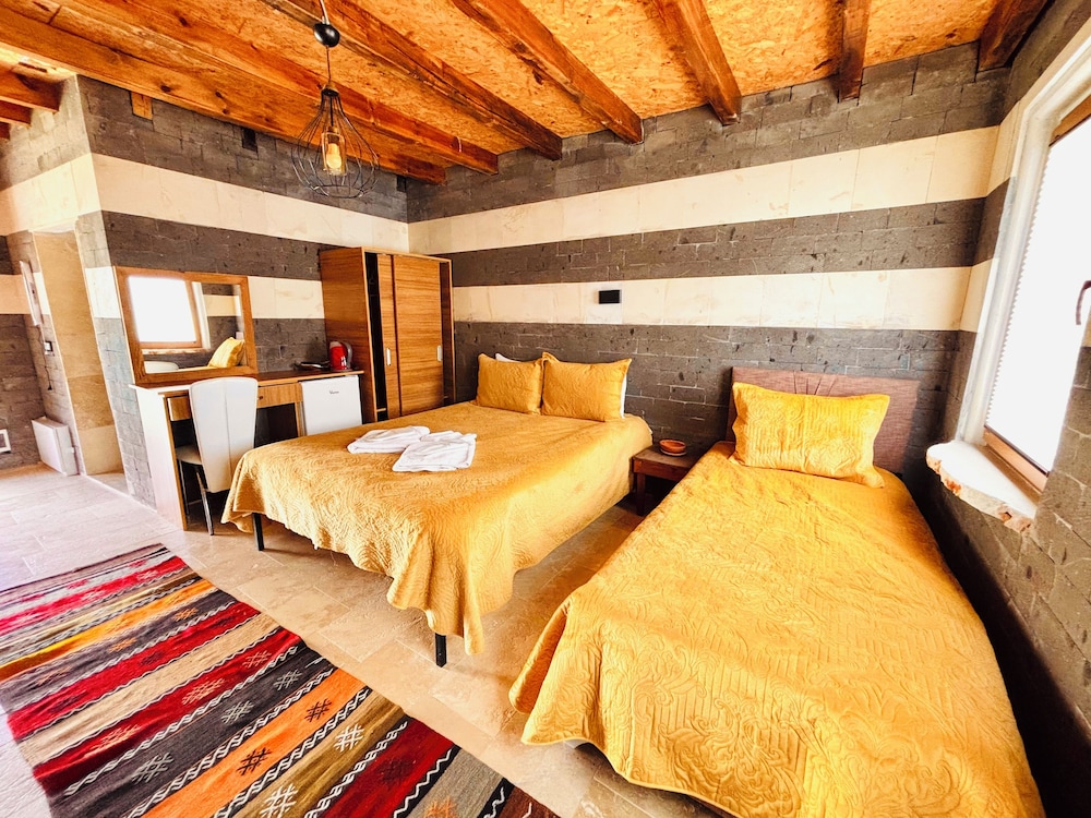 Mozaik Otel 18/50