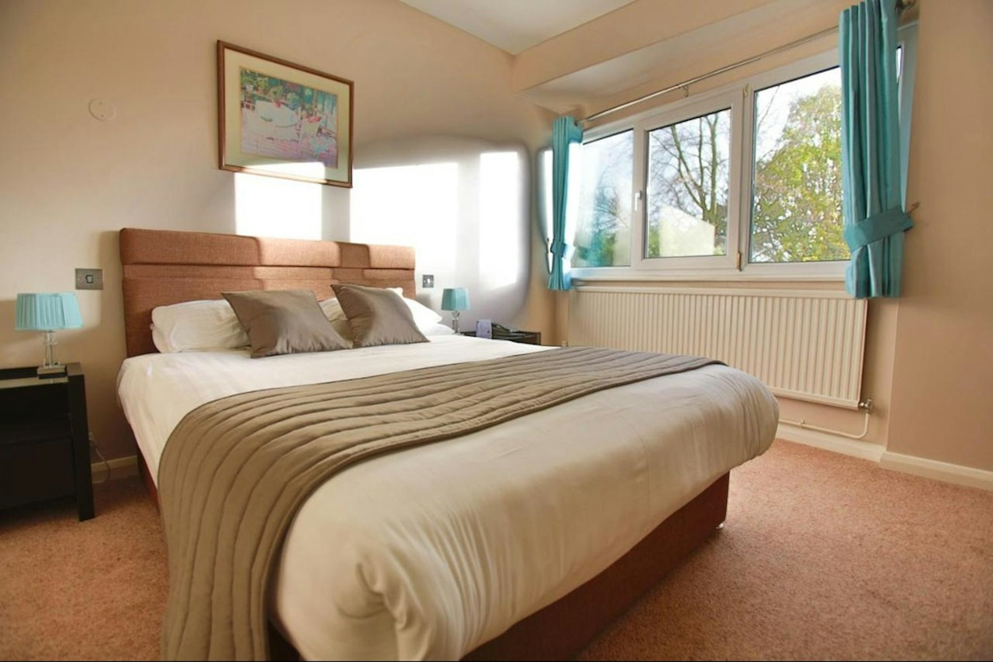 Oaklands Hotel 12/40