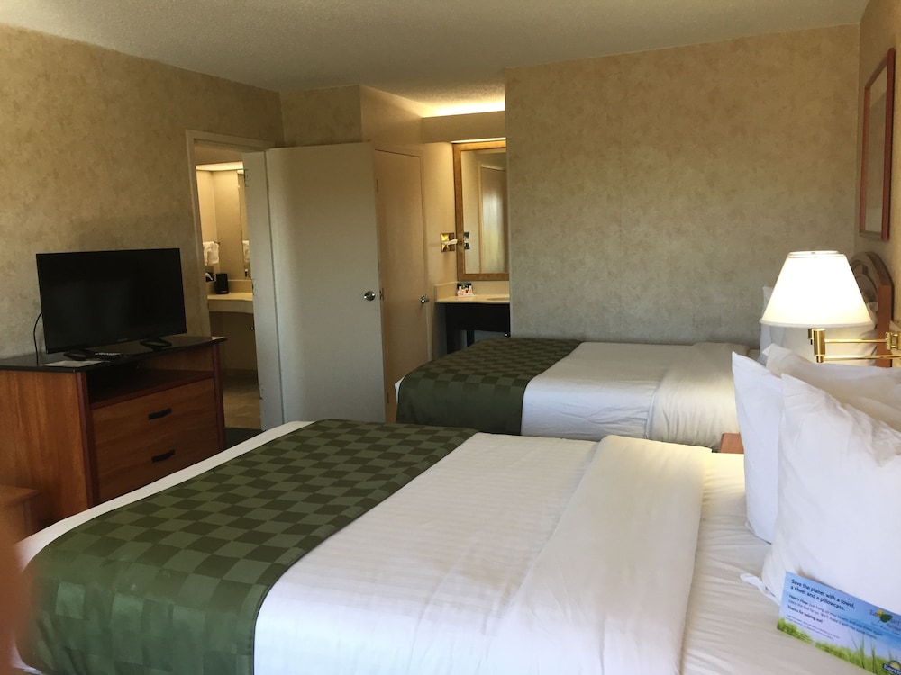 Days Inn & Suites By Wyndham Albuquerque North 11/30