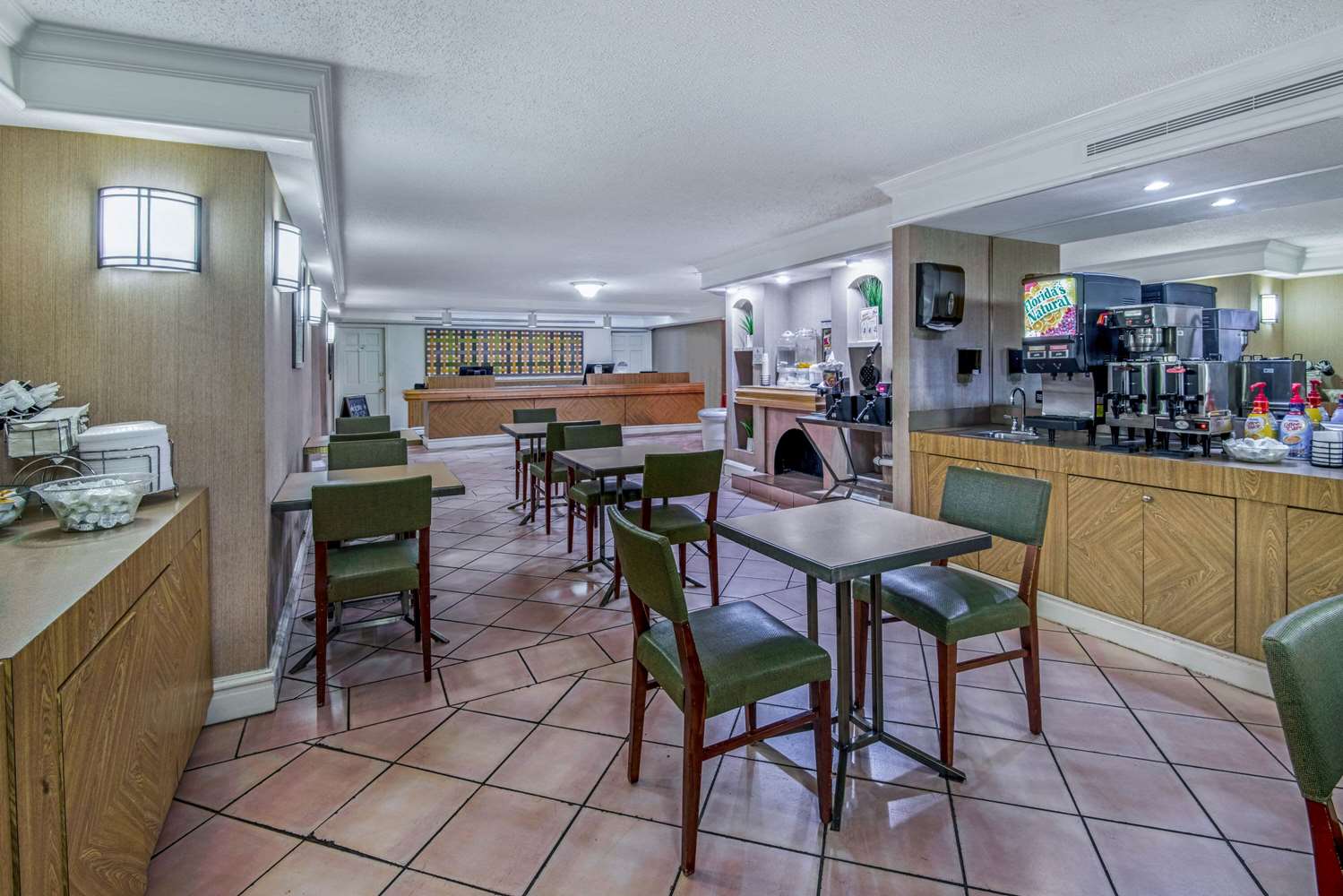 La Quinta Inn San Antonio I 35 N At Rittiman Road 37/46
