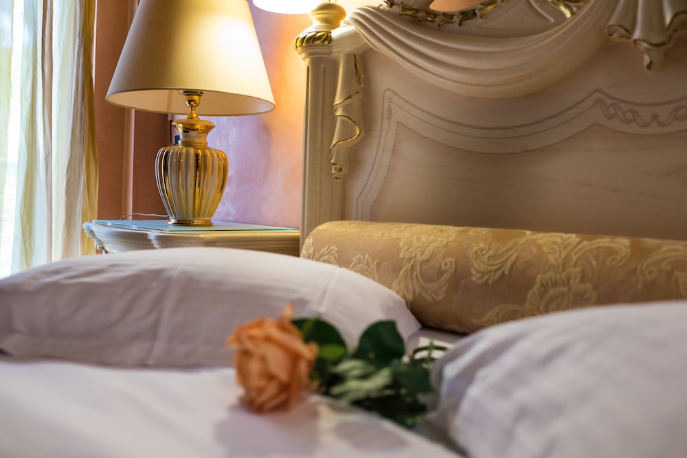 ANASTAZIA LUXURY SUITES & ROOMS 45/70