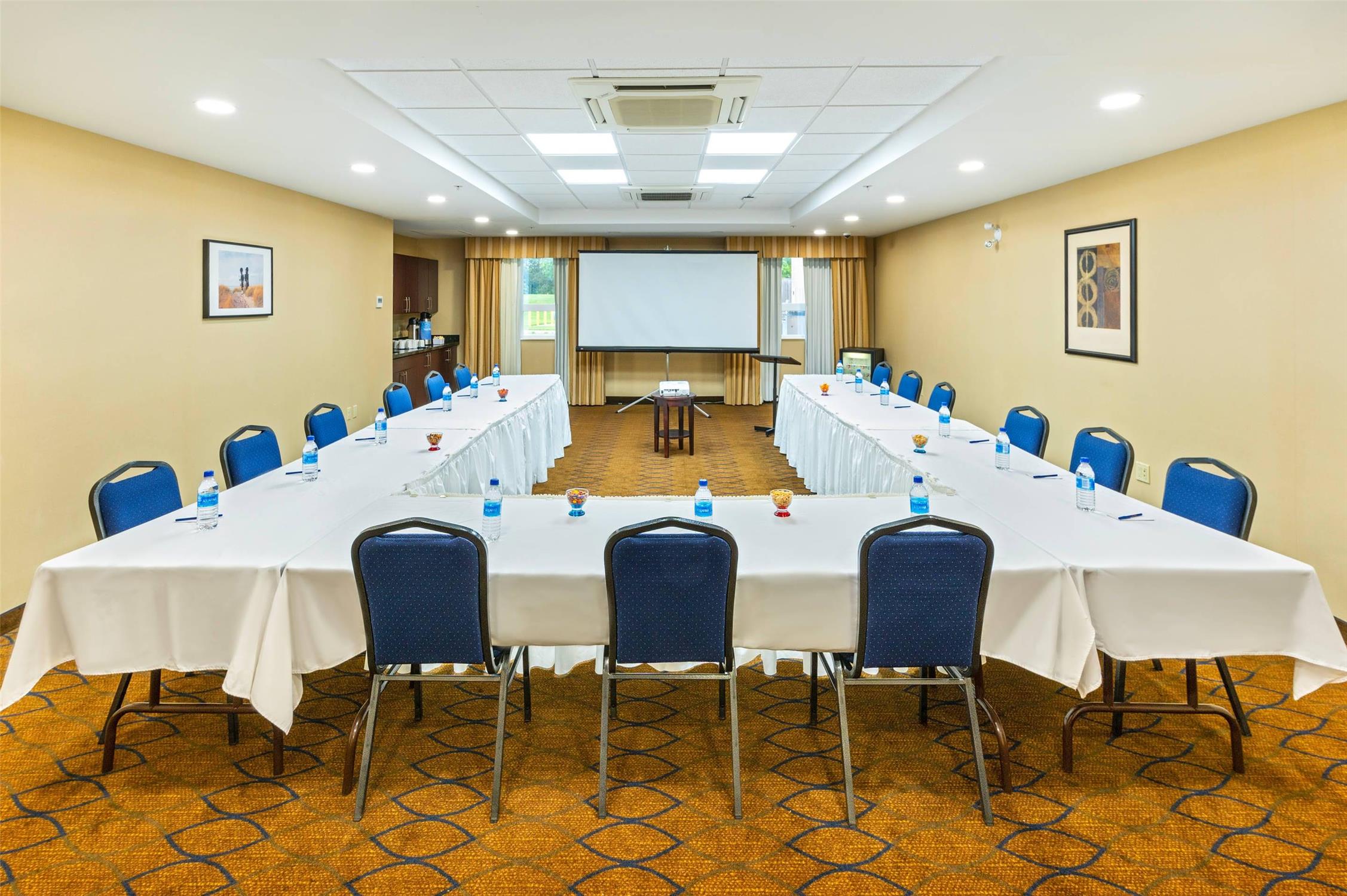 Comfort Inn & Suites Kincardine, ON 27/28