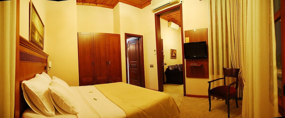 Bosnali Hotel 31/75