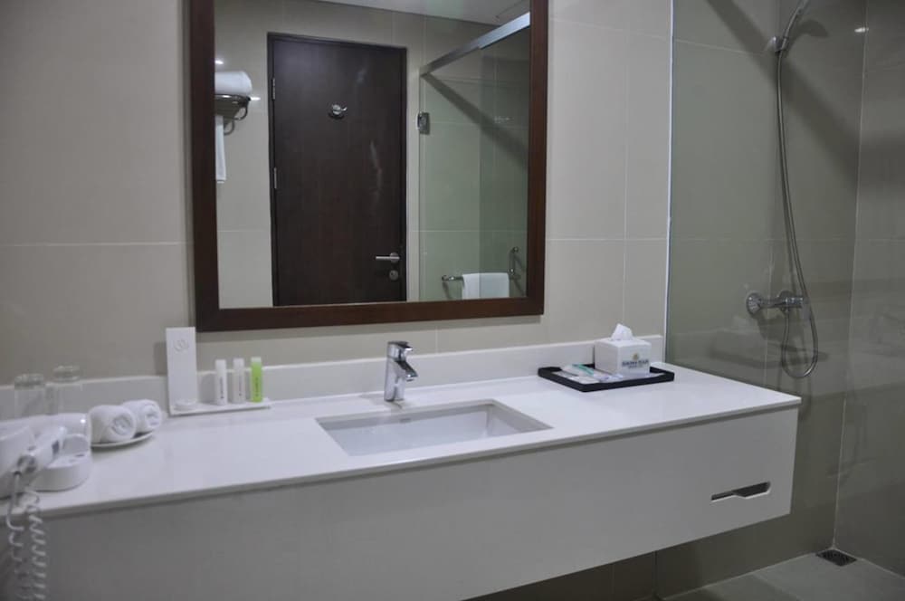 Golden Tulip Pontianak 32/64