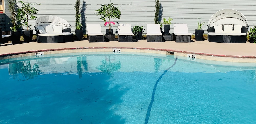 Stratus Suites Boutique Hotel 22/39