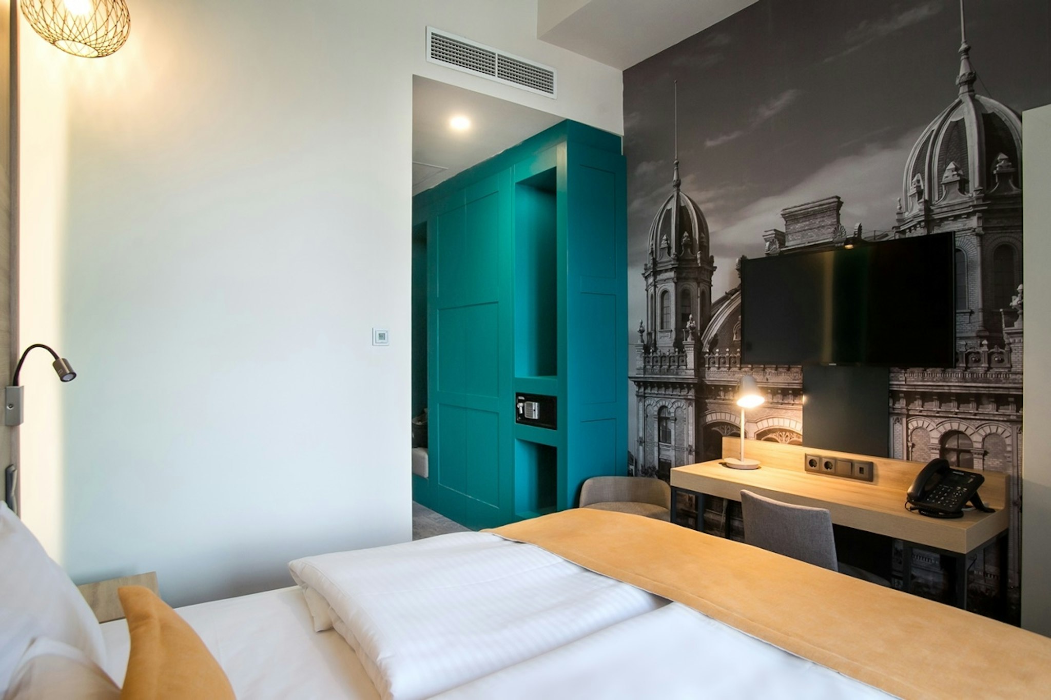 T62 Hotel 2/8