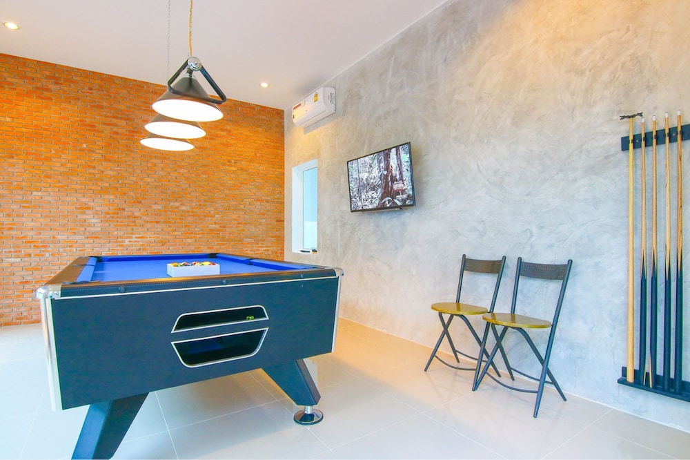 Pooltime Villa 9/15