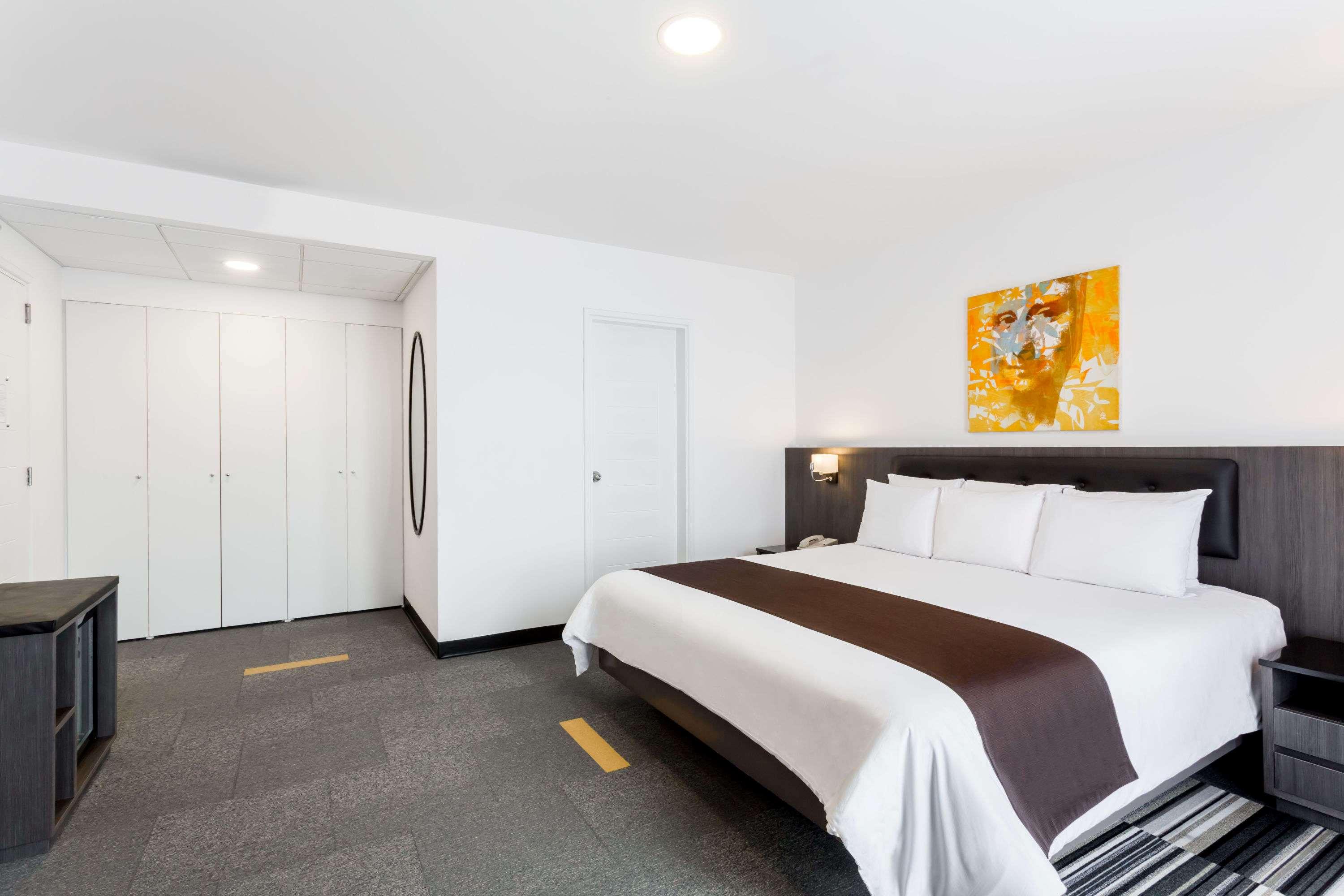 Room, Queen Bed