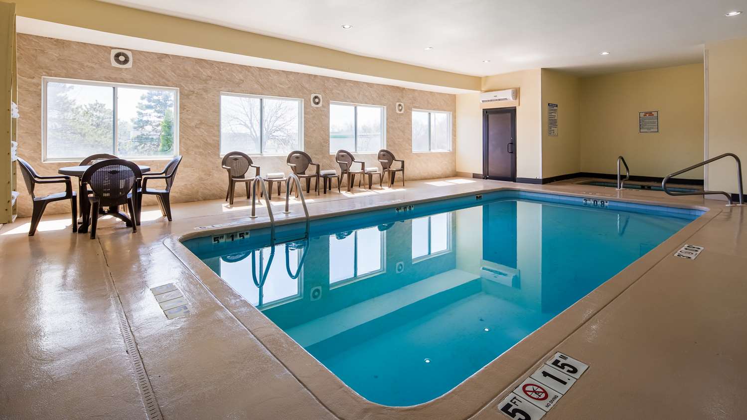Red Lion Inn & Suites Blue Springs 6/12