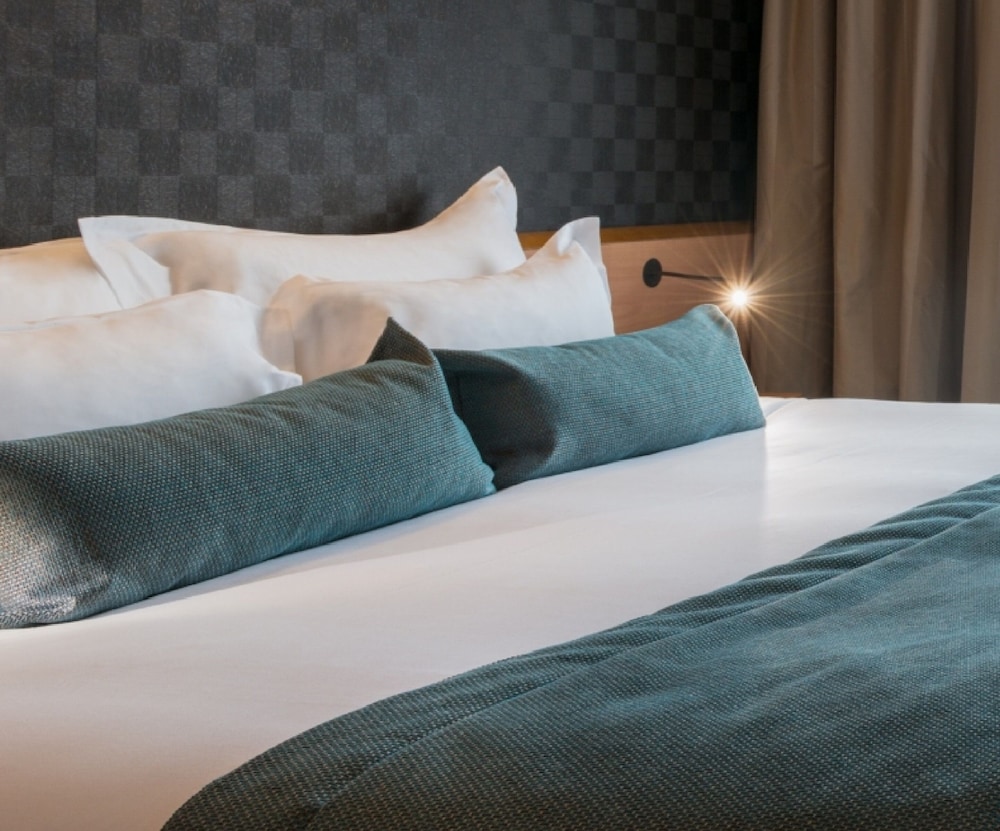 Best Western Plus Paris Saclay 11/65