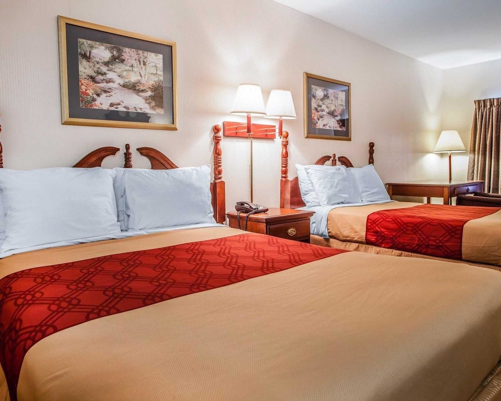Econo Lodge Douglassville Pottstown 14/33