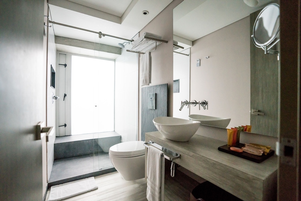 SUITE, KING BED, TERRACE