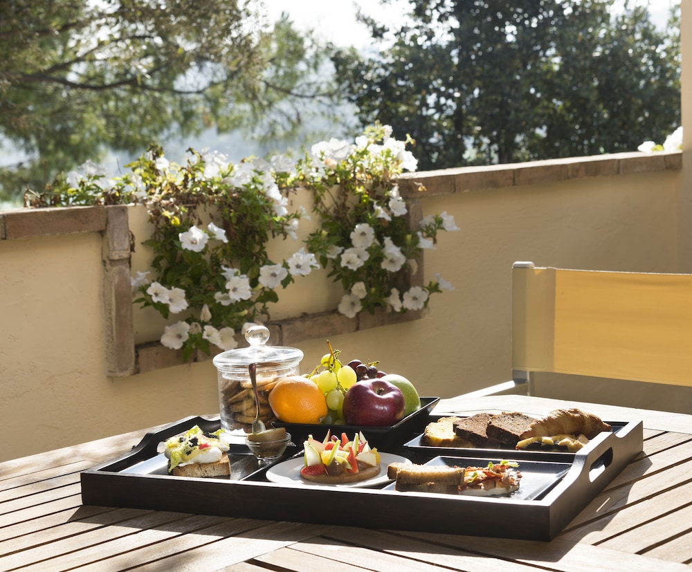 FINIS AFRICAE COUNTRY HOUSE 44/56