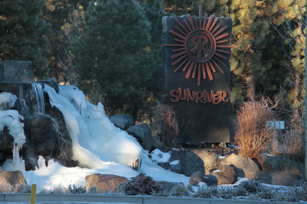The Pines at Sunriver 24/58