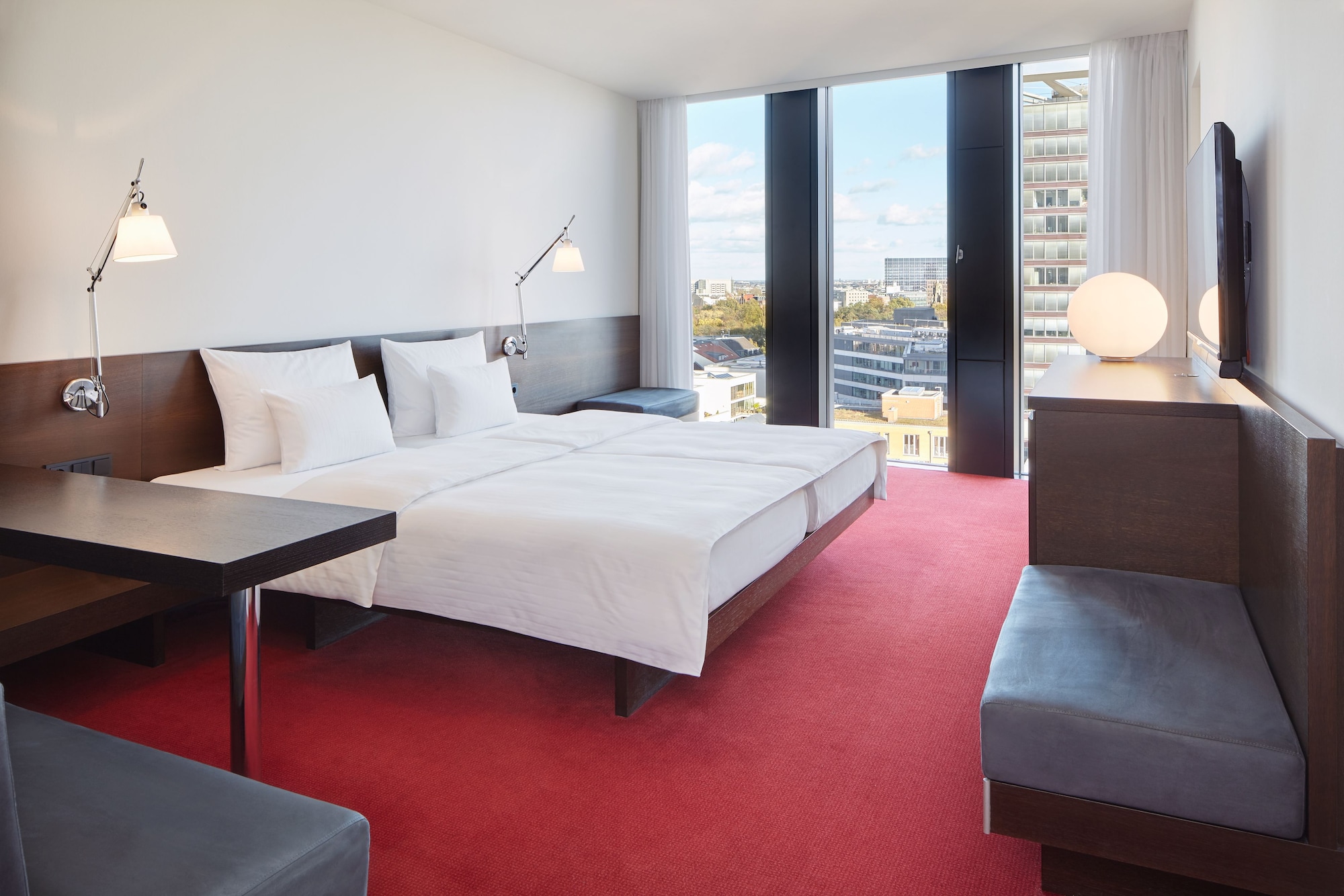 DELUXE, DOUBLE BED