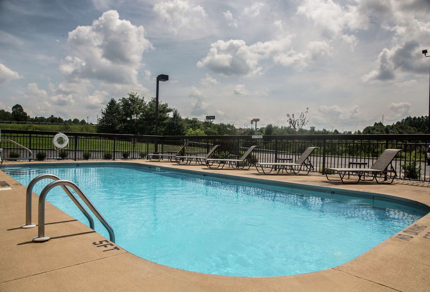 Hampton Inn Summersville 6/15