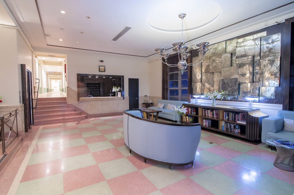 Greenview Hotel 8/50