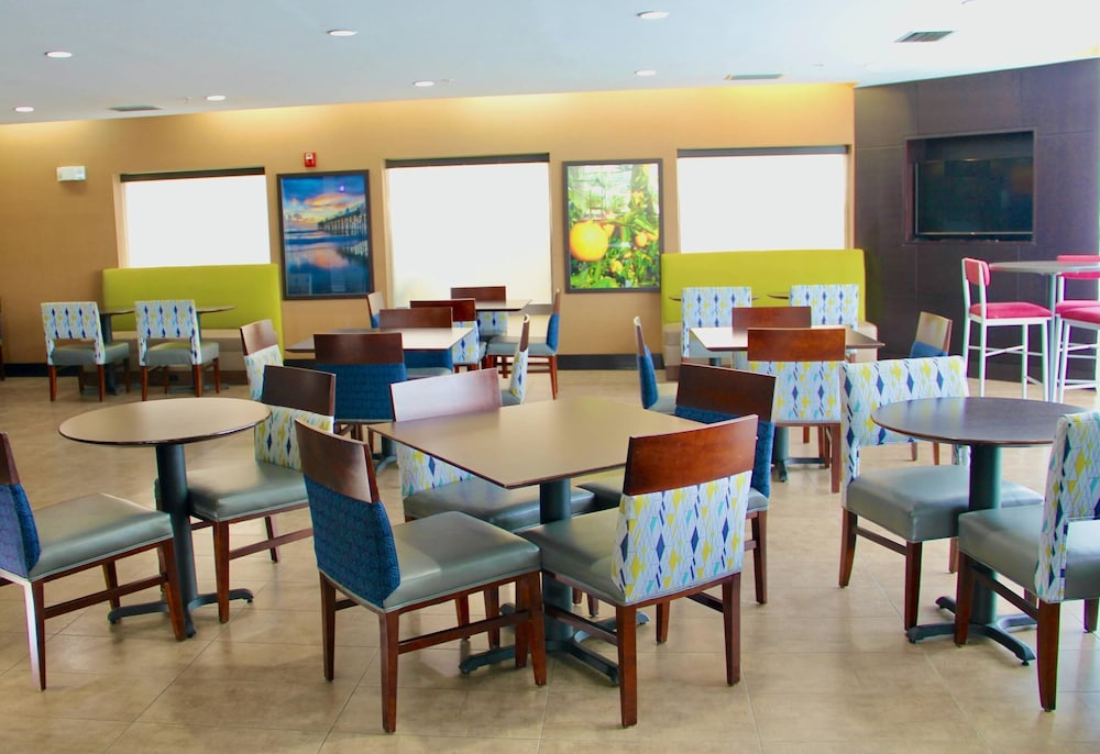 Comfort Suites Lake City 35/50