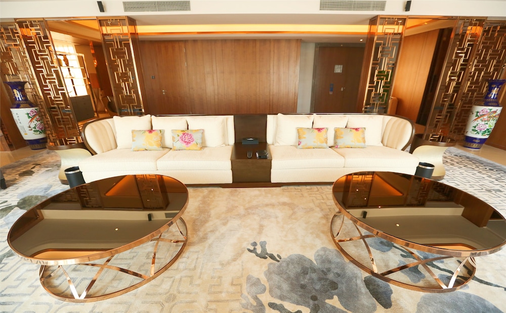 Hilton Urumqi 53/63