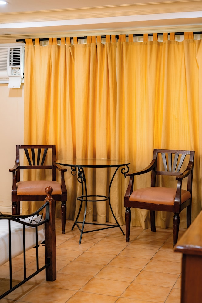 Crown Regency Residence Davao 35/50