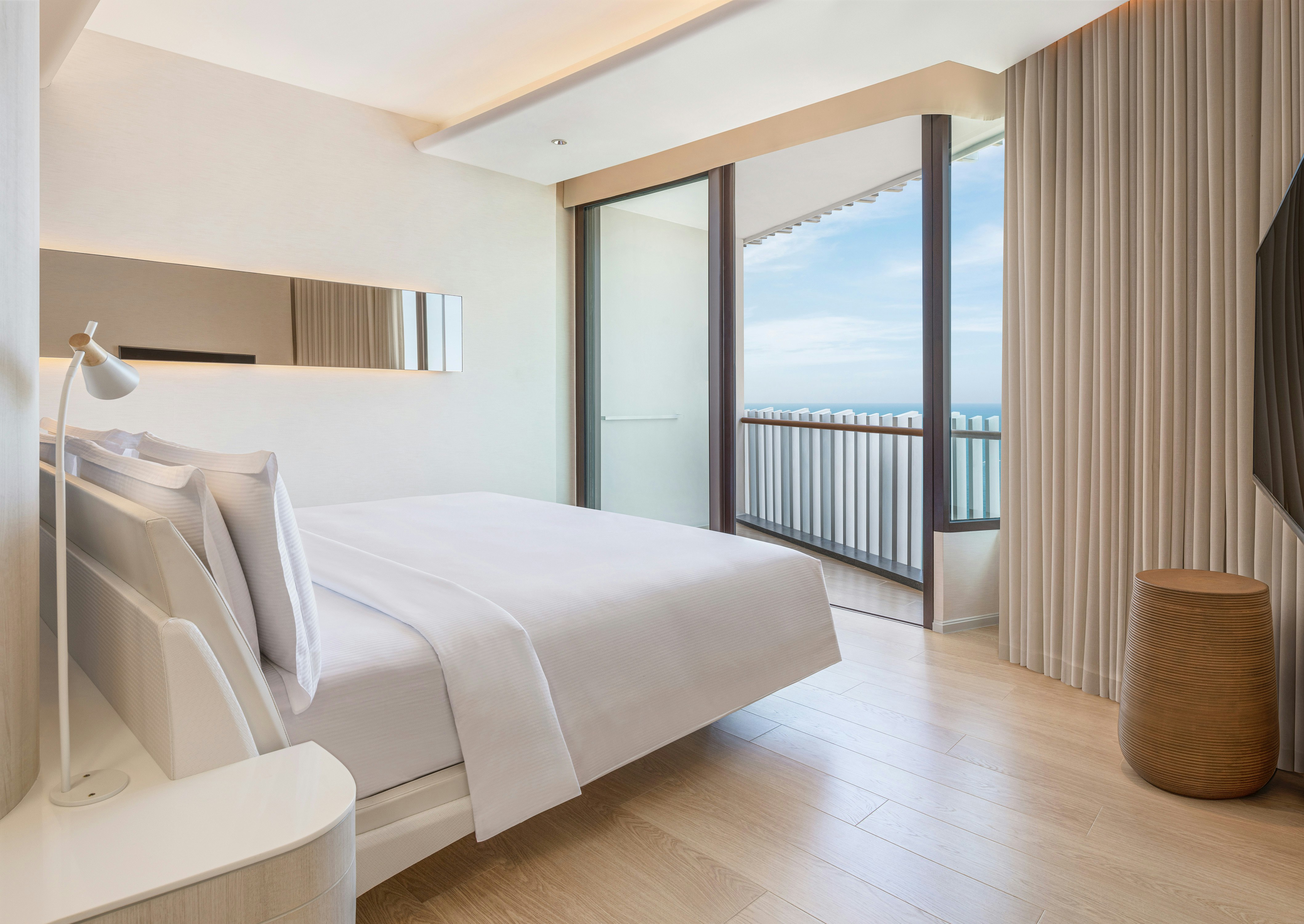 OCEAN, FAMILY, SUITE, KING BED