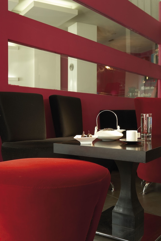 Anessis Hotel 28/30