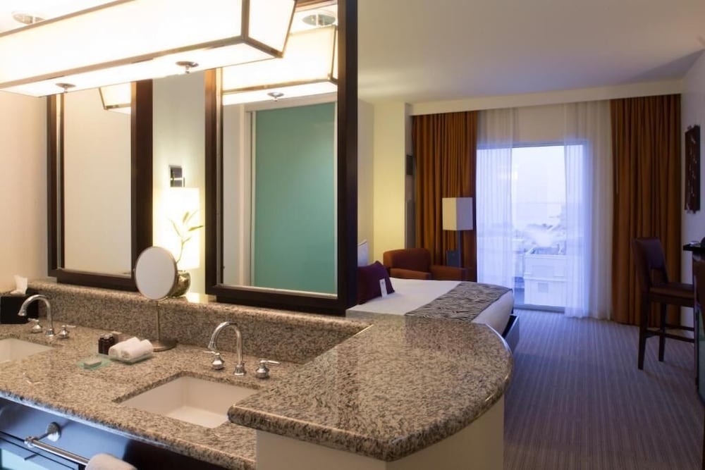 Hard Rock Hotel & Casino Biloxi 24/26